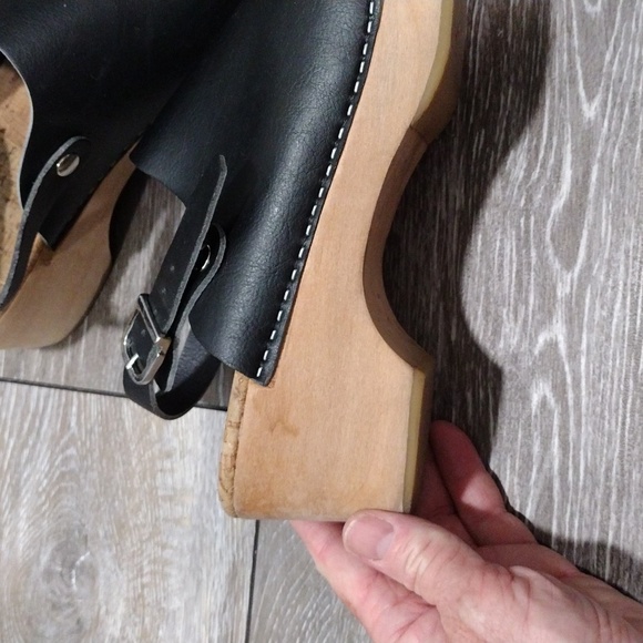 Black no name womens clogs. Size 10.5 - Picture 4 of 12